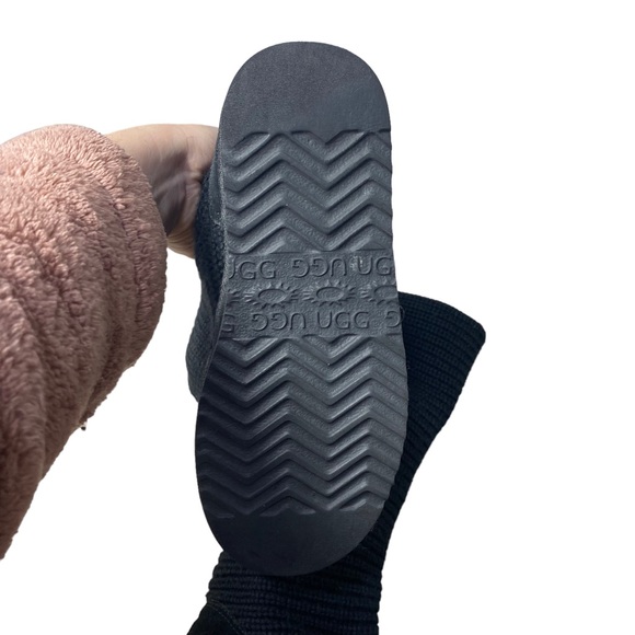 UGG Classic Cardy Boots Black ribbed - Picture 12 of 13